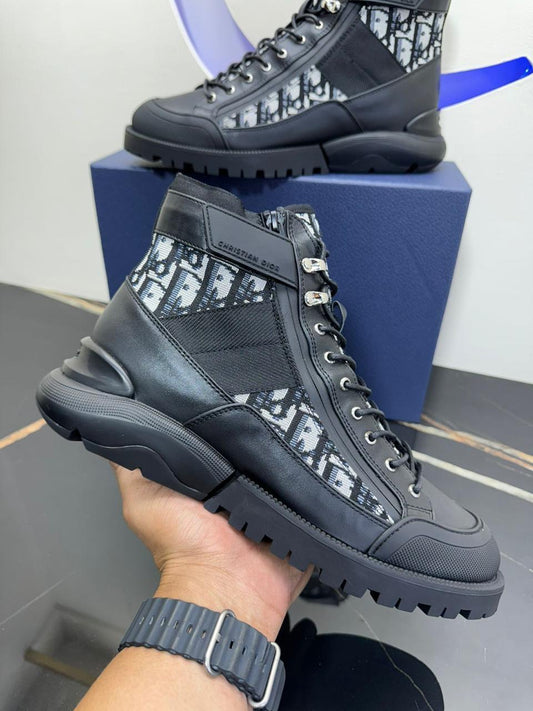 𝐂𝐡𝐫𝐢𝐬𝐭𝐢𝐚𝐧 𝐃𝐢𝐨𝐫