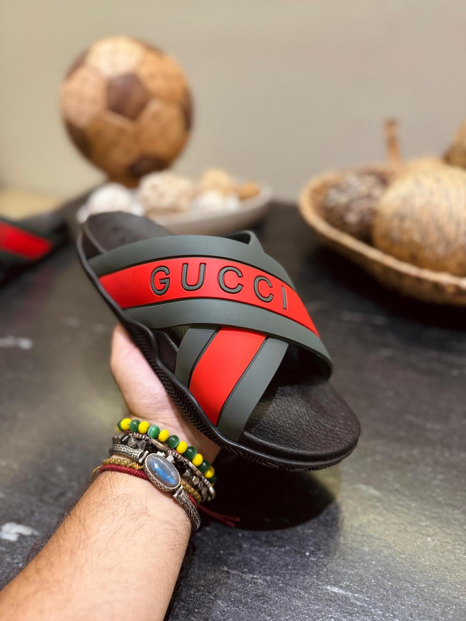 𝐆𝐮𝐜𝐜𝐢