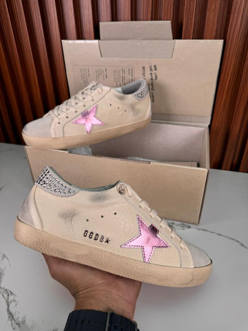 𝐆𝐨𝐥𝐝𝐞𝐧 𝐆𝐨𝐨𝐬𝐞
