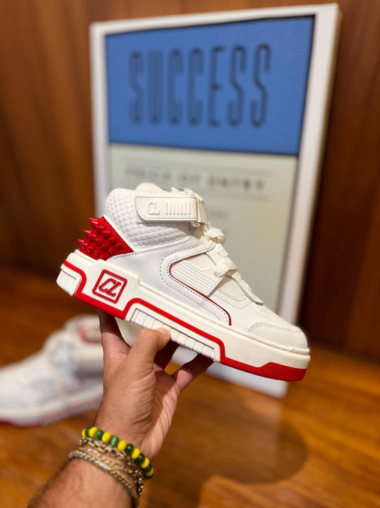 𝐂𝐡𝐫𝐢𝐬𝐭𝐢𝐚𝐧 𝐋𝐨𝐮𝐛𝐨𝐮𝐭𝐢𝐧
